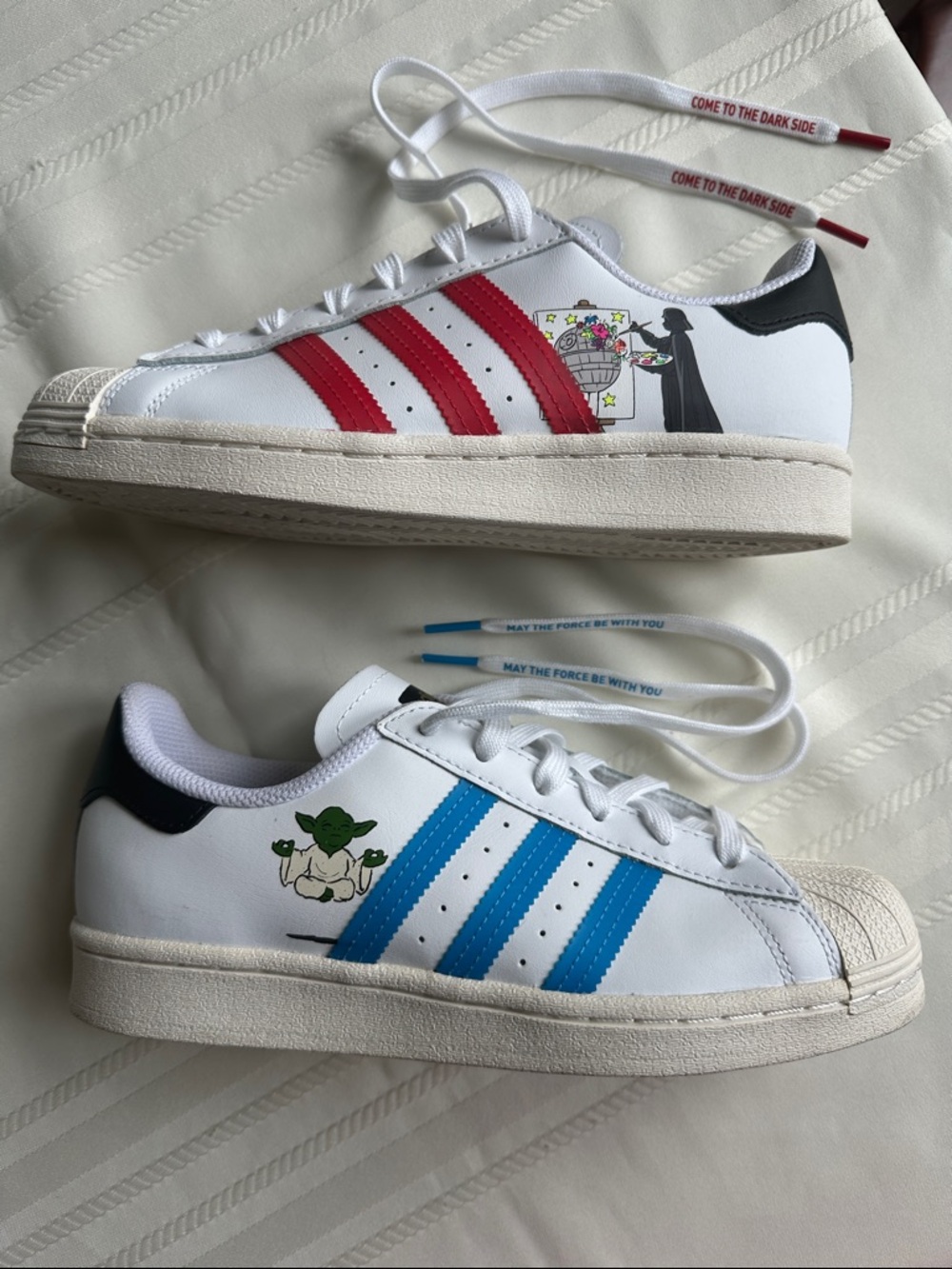 6Y Adidas Supestar Star Wars Sneakers
(Art FX5938) Yoda Darth Vader